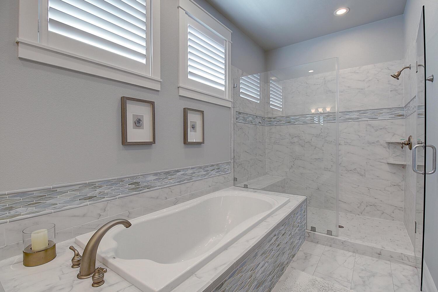 Primary King Bathroom, 2nd Floor