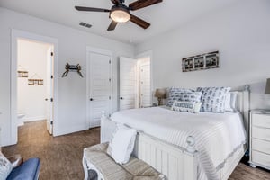 Queen Bedroom, First Floor