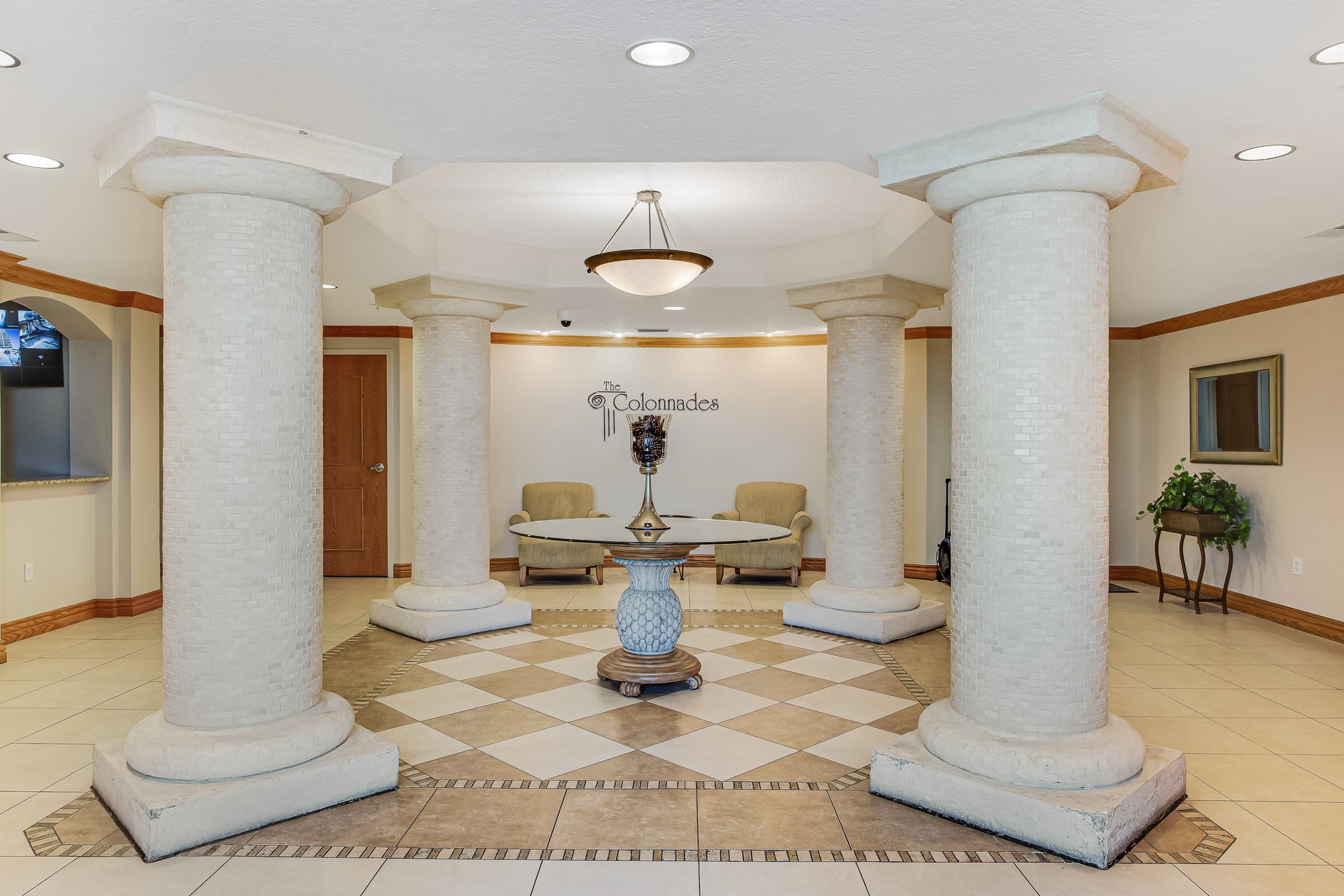 The Colonnades 1503 33