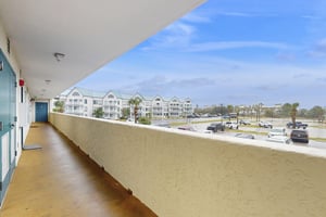 6338044.jpg