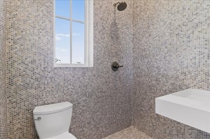 Queen Suite Wet Bath, 2nd Floor