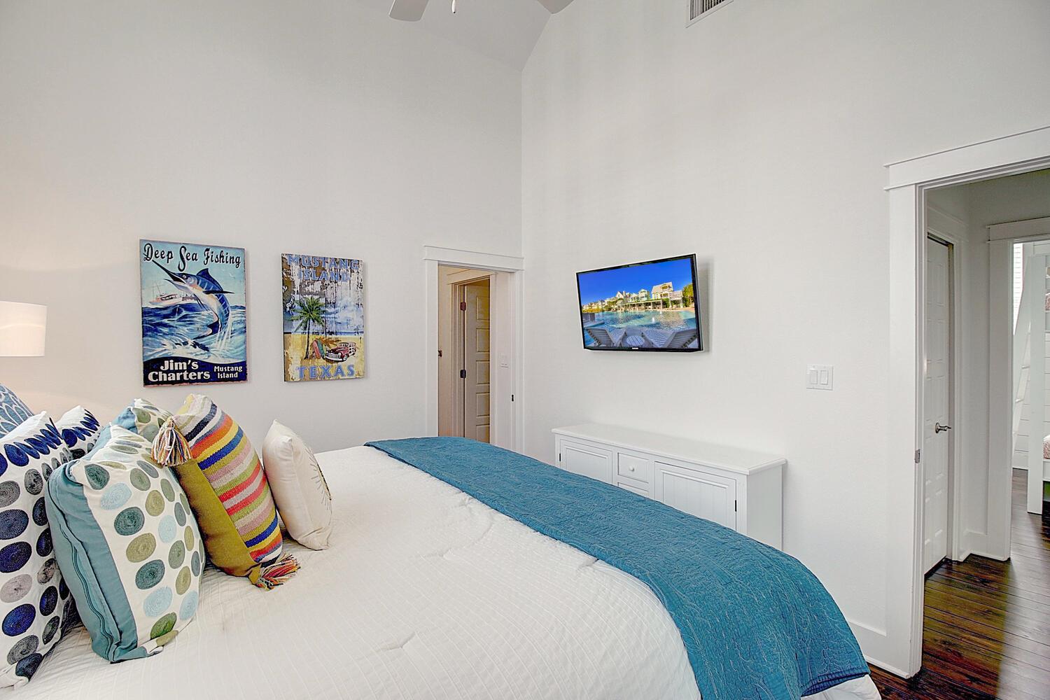 2nd Floor, King Bedroom