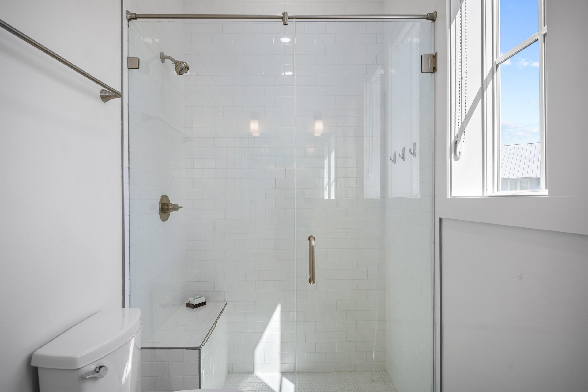 Third Queen Bathroom, 1st Floor