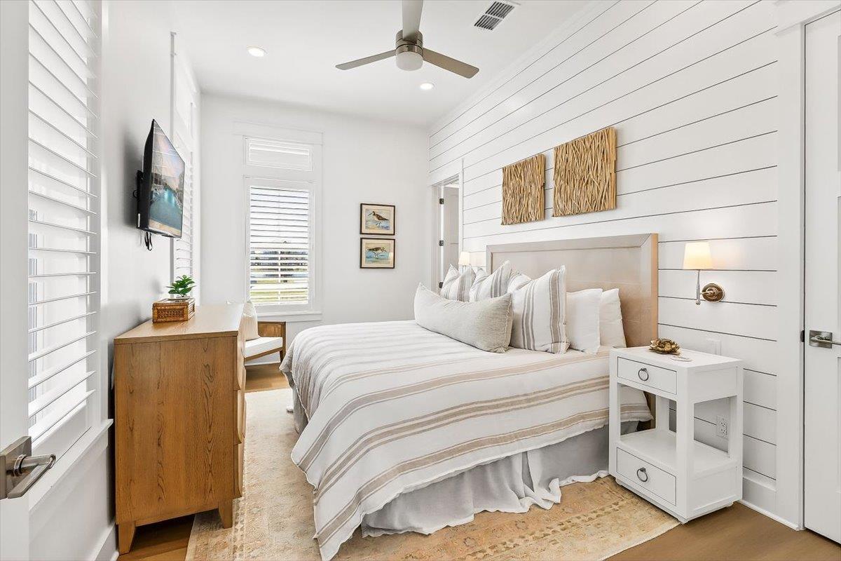 1st Floor, King Bedroom