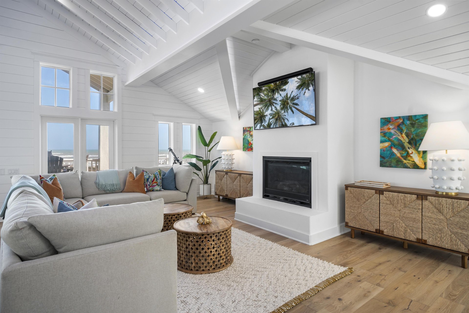 Main Living Area, 3rd Floor