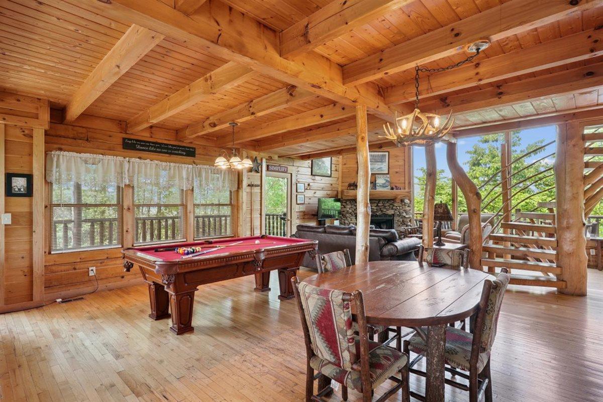 13Dining Room