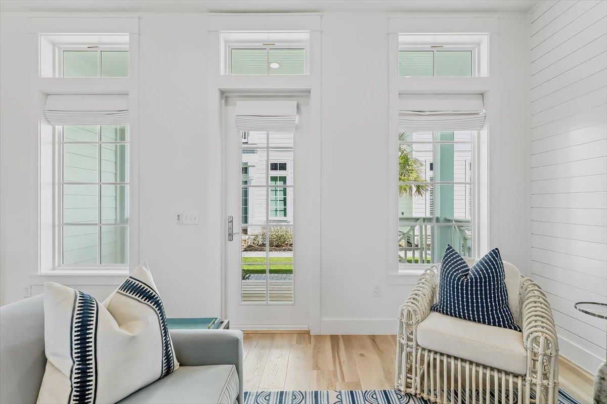 1st Floor, Entryway
