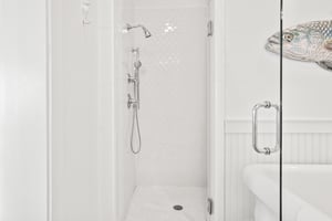 Primary King Bathroom, 2nd Floor