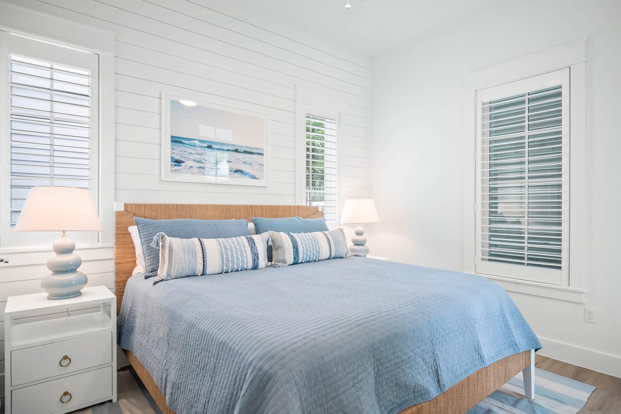 King Bedroom, 1st Floor