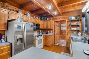 Full kitchen with appliances