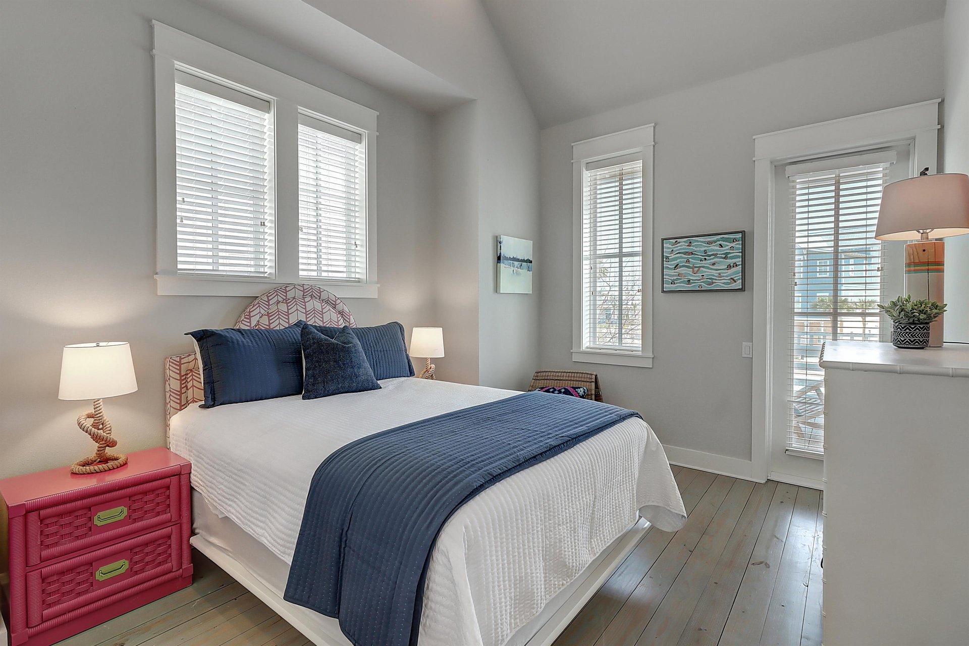 King Bedroom, 2nd Floor