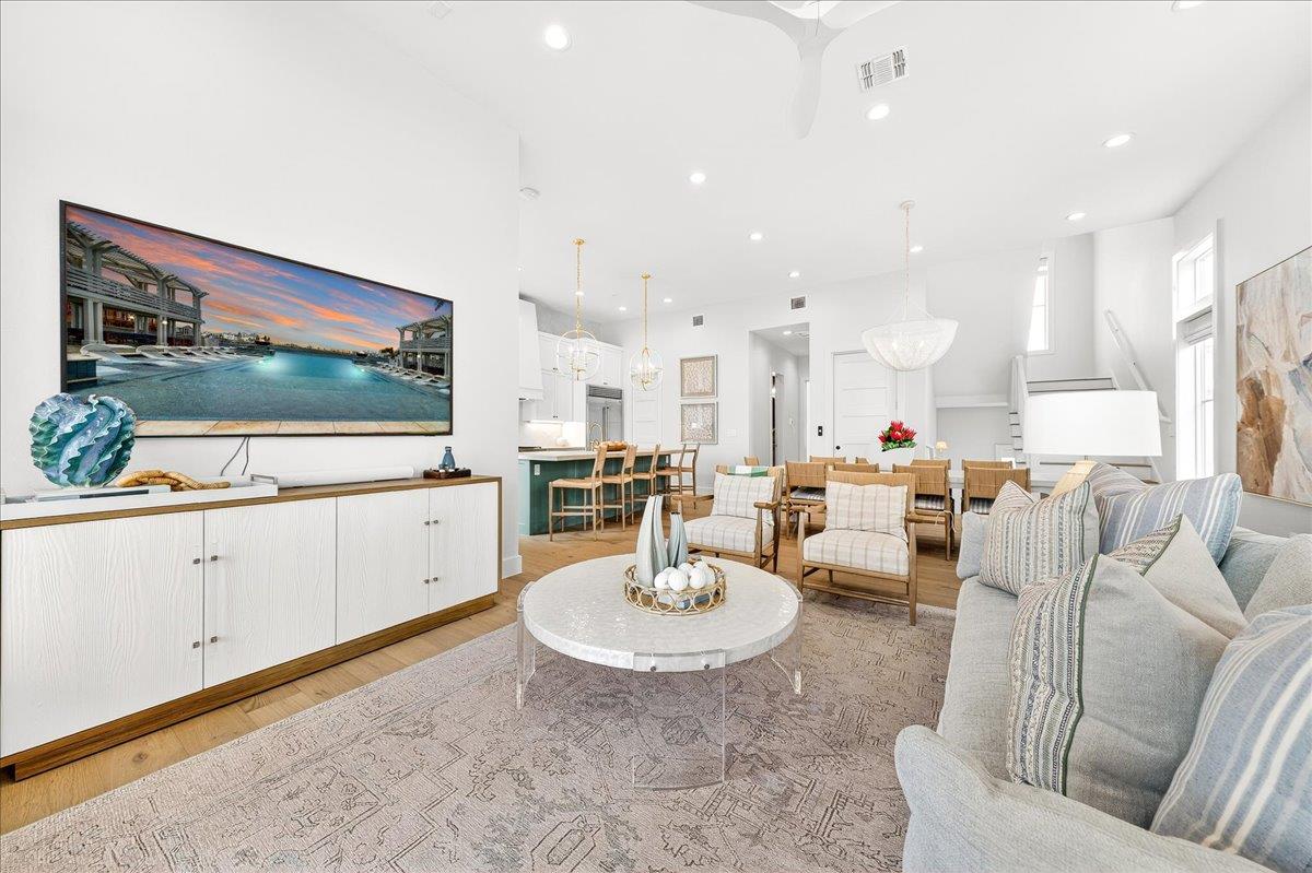 2nd Floor, Living Room