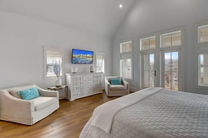 Primary Suite, 3rd Floor