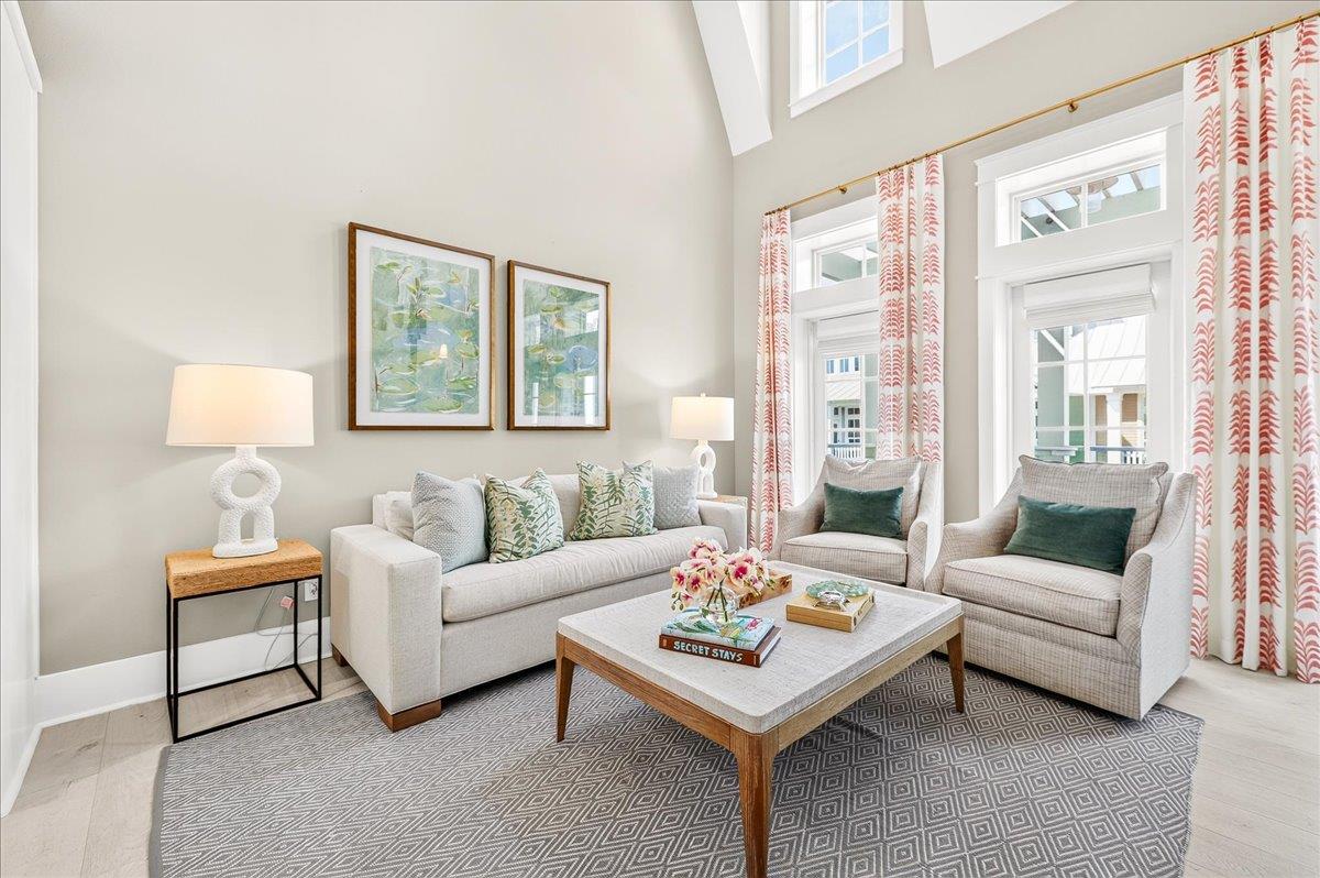 1st Floor, Living Room