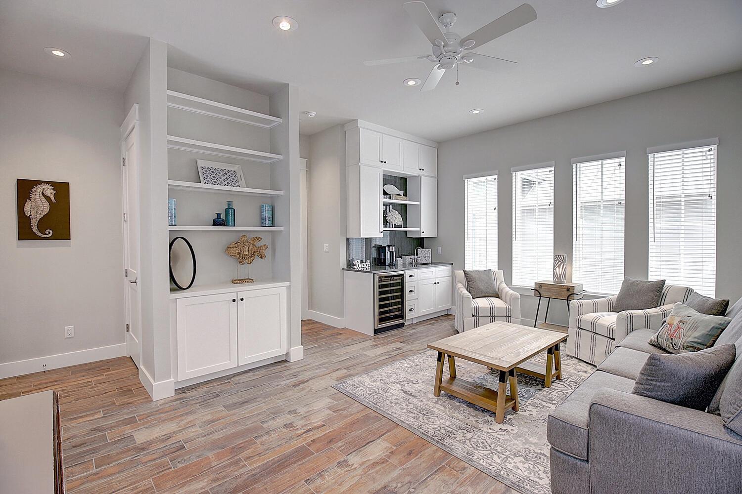 2nd Floor, Living Room