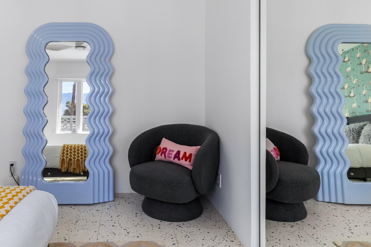 Guest bedroom