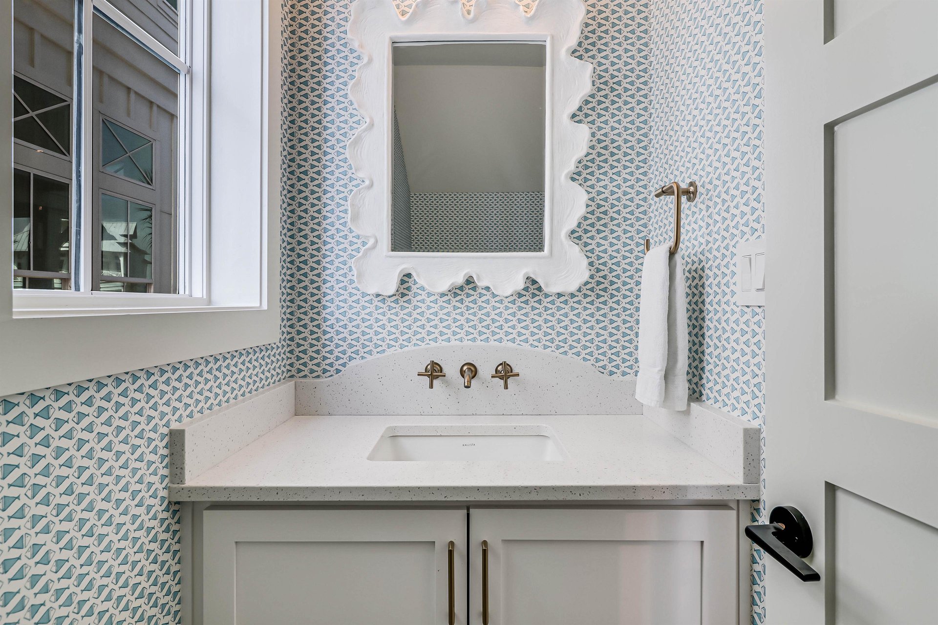 Powder Room, 1st Floor