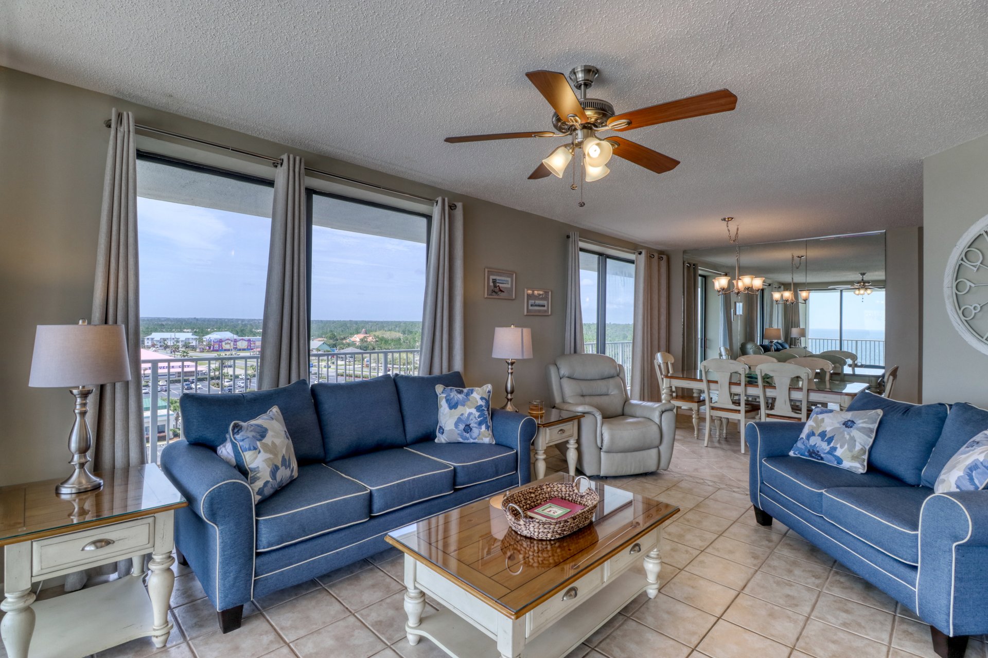 Pelican Pointe 806 3