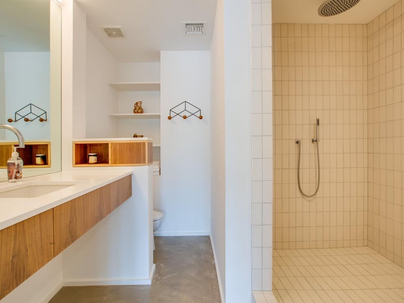 Pamper yourself in the luxurious bathroom