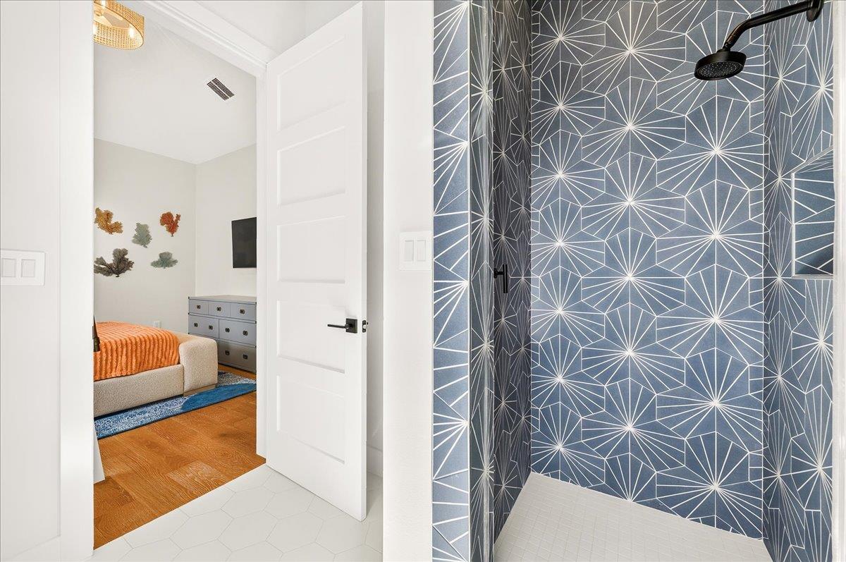 QueenTwin Ensuite, 3rd Floor