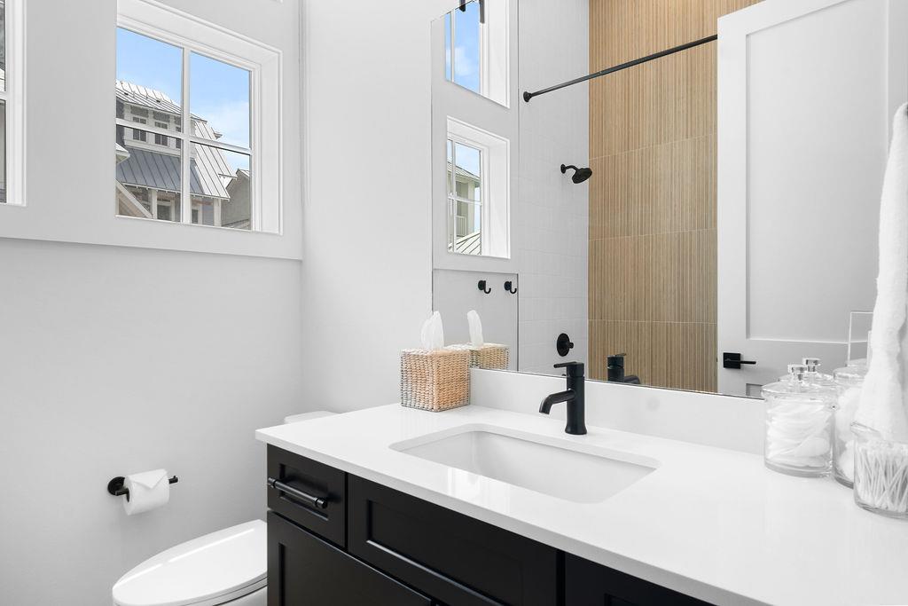 Third King Bathroom, 2nd Floor