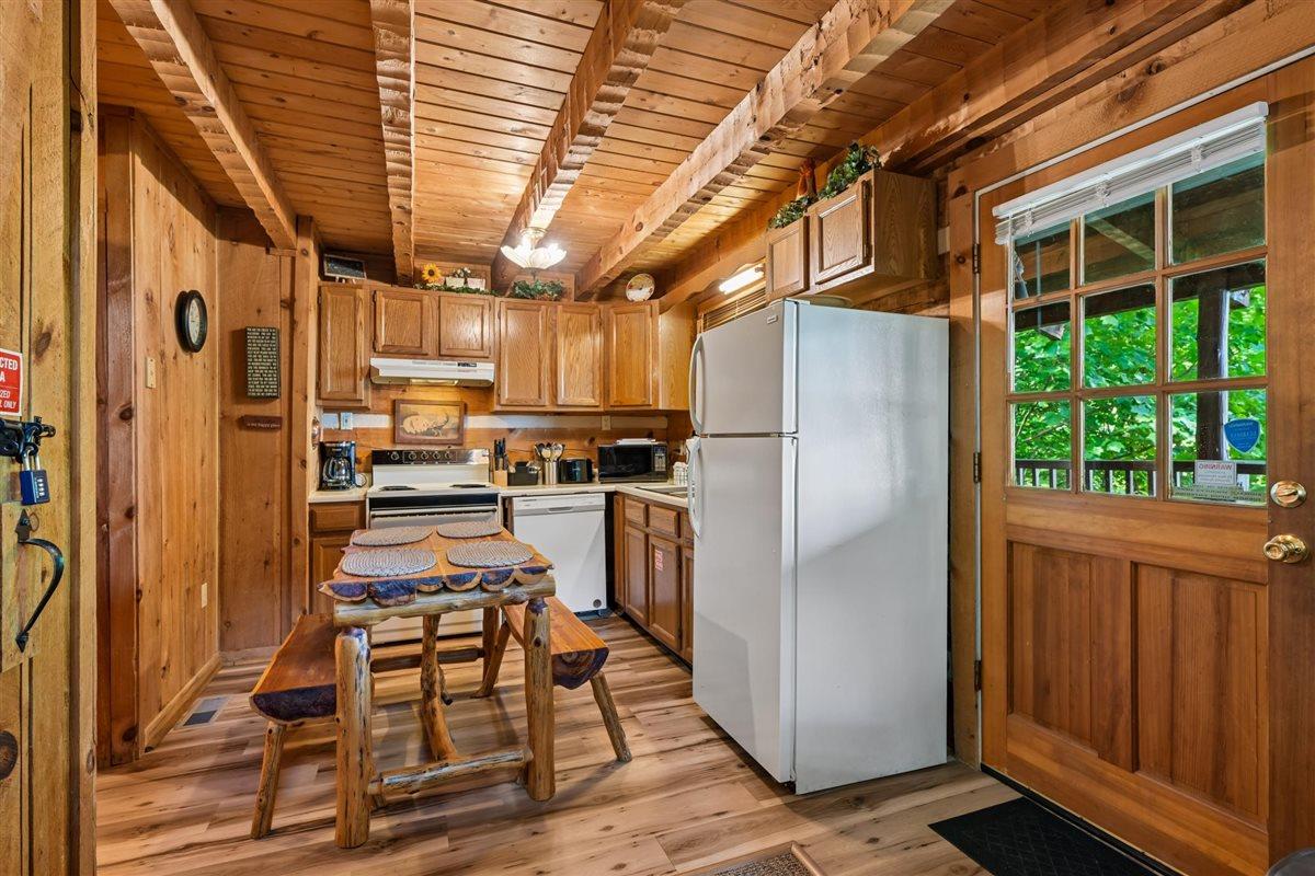 16Kitchen