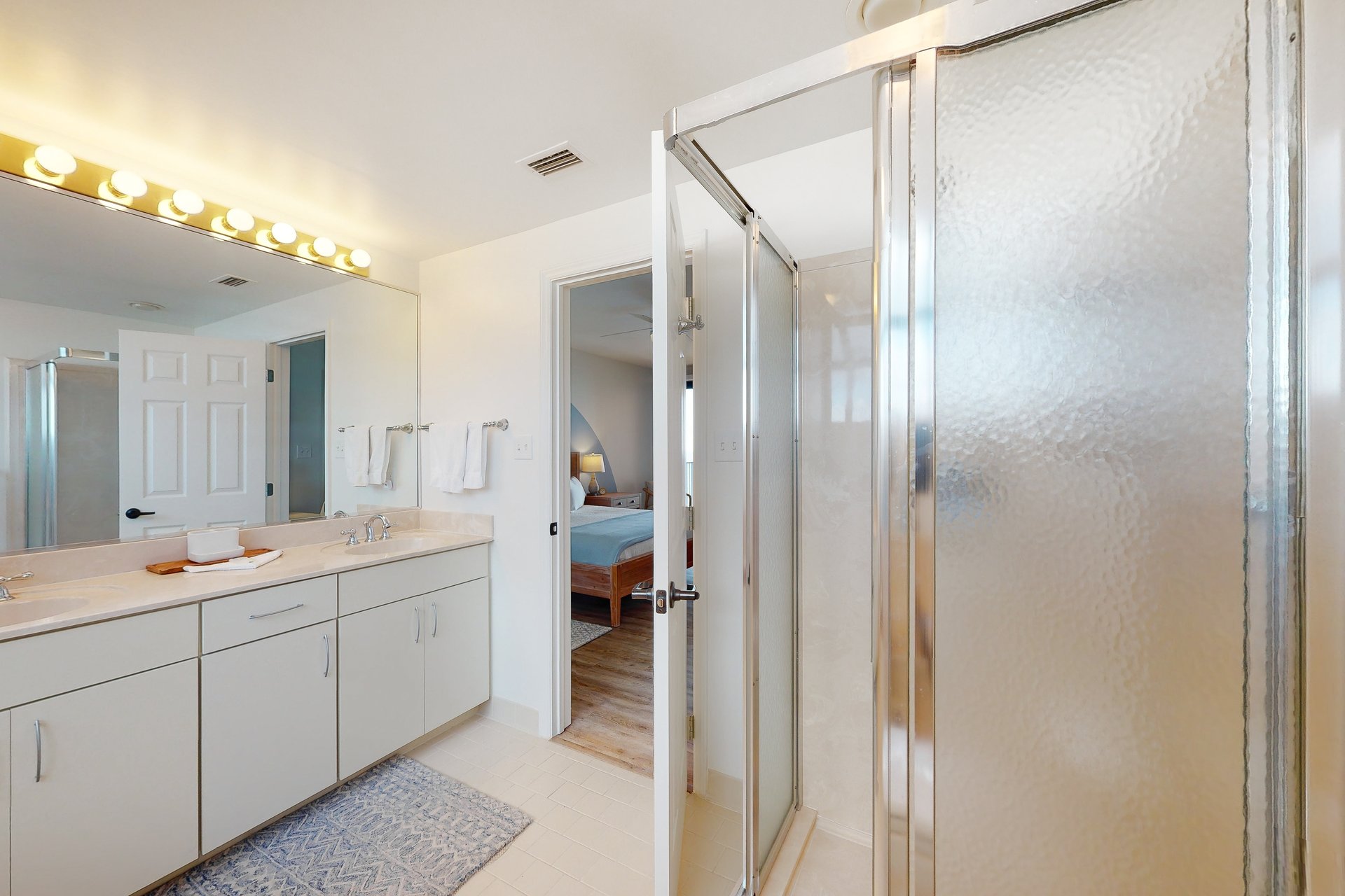 Four Seasons 701E Pier 701 East 23