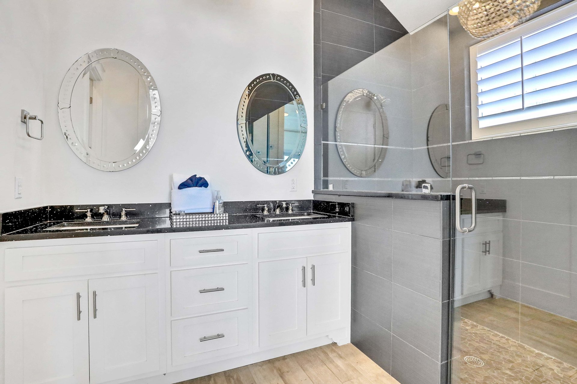 Tiffanys Beach Club 26