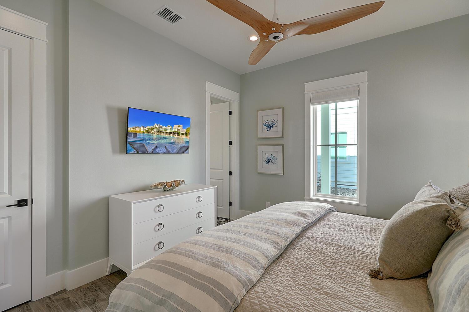 1st Floor King Suite