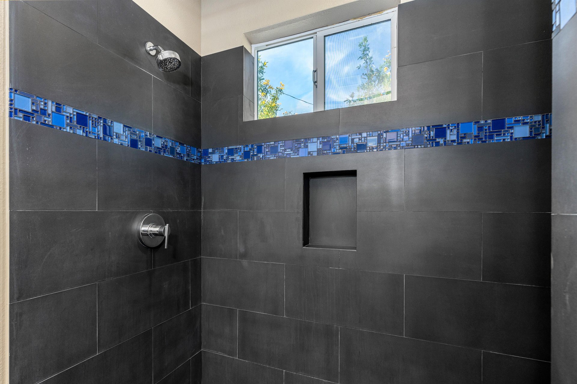 Guest shower