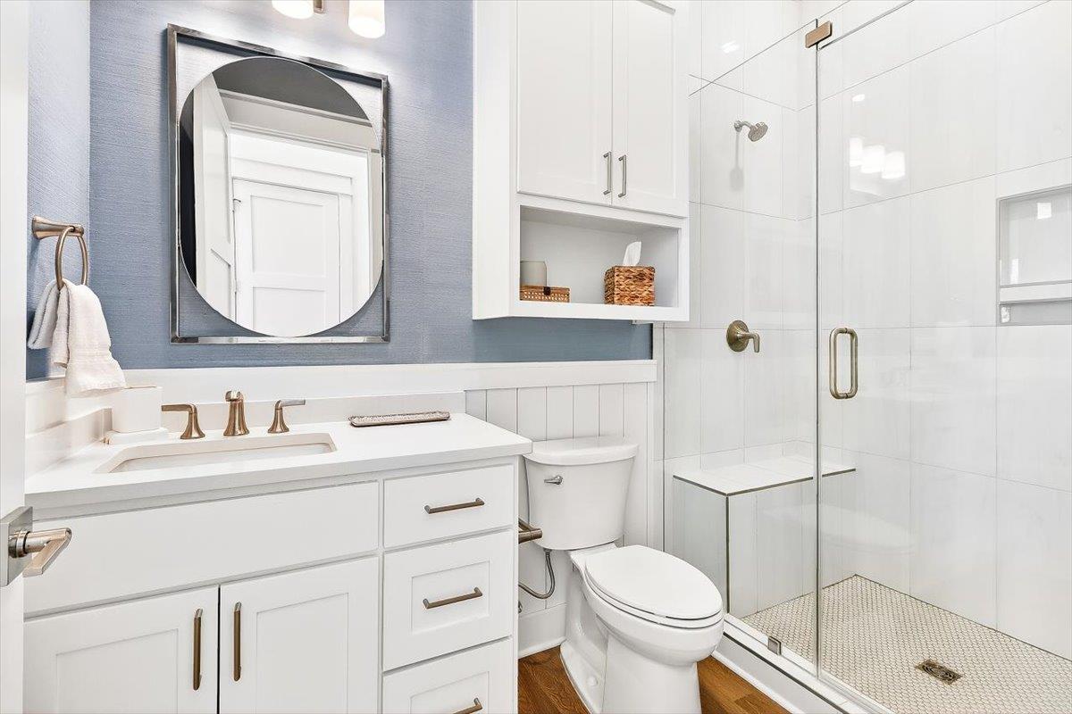 2nd Floor, First King Bathroom