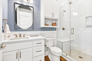 2nd Floor, First King Bathroom