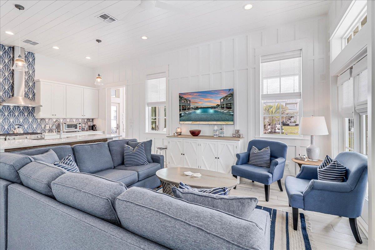 Living Area, 1st Floor