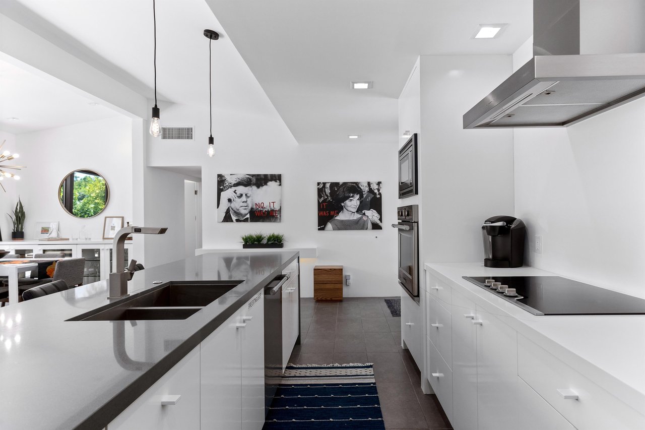 Enjoy cooking together around the beautiful kitchen