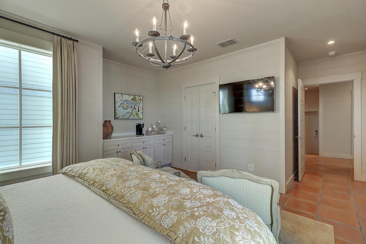 1st Floor King Suite