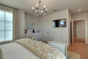 1st Floor King Suite