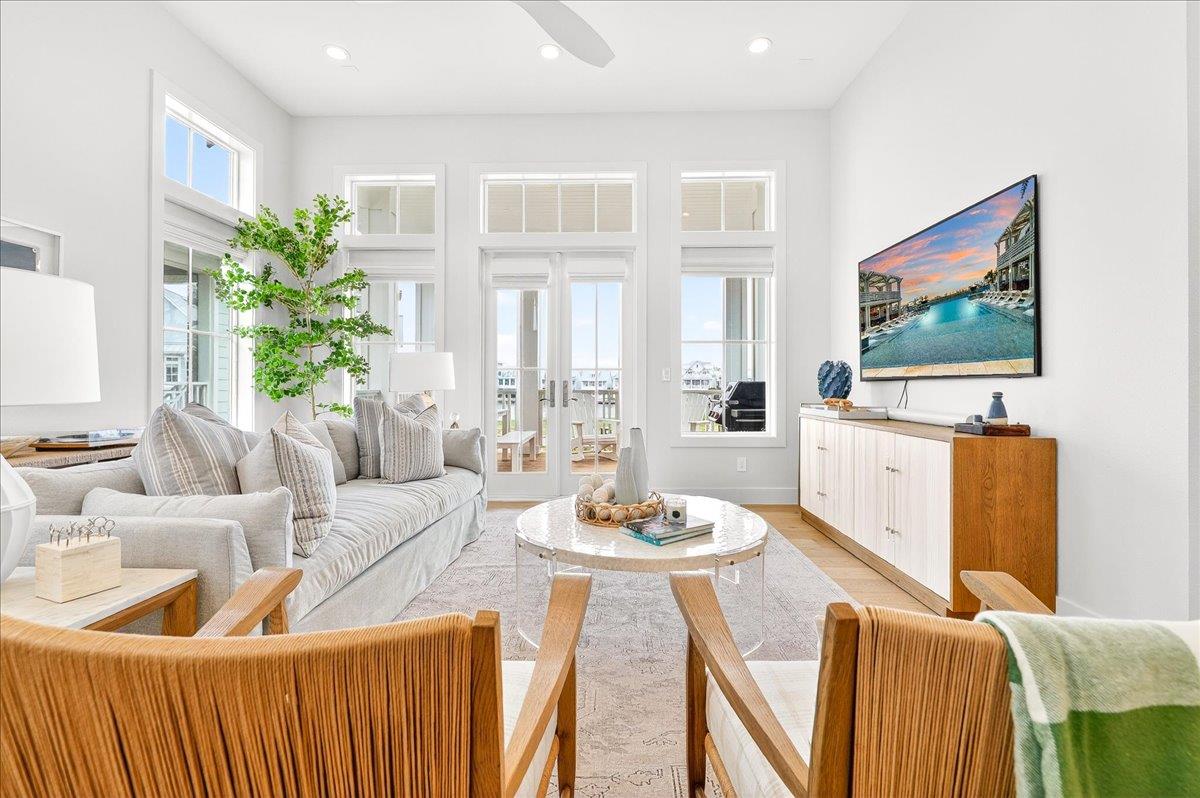 2nd Floor, Living Room