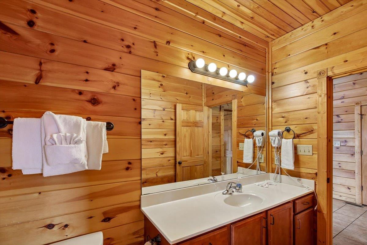 14Primary Bath