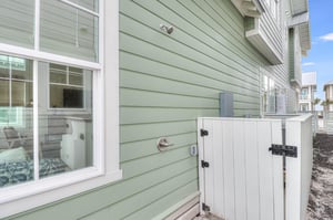 1st Floor, Outdoor Shower