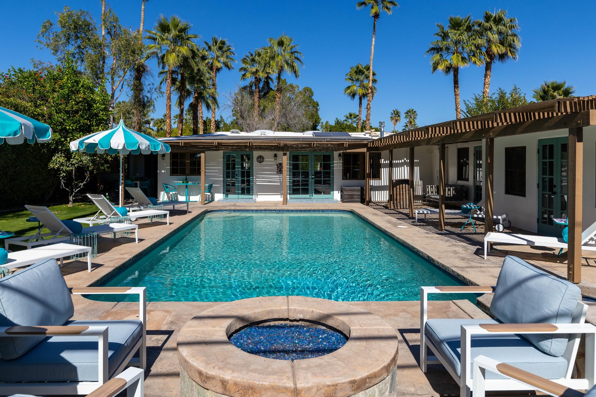 Gorgeous pool deck
