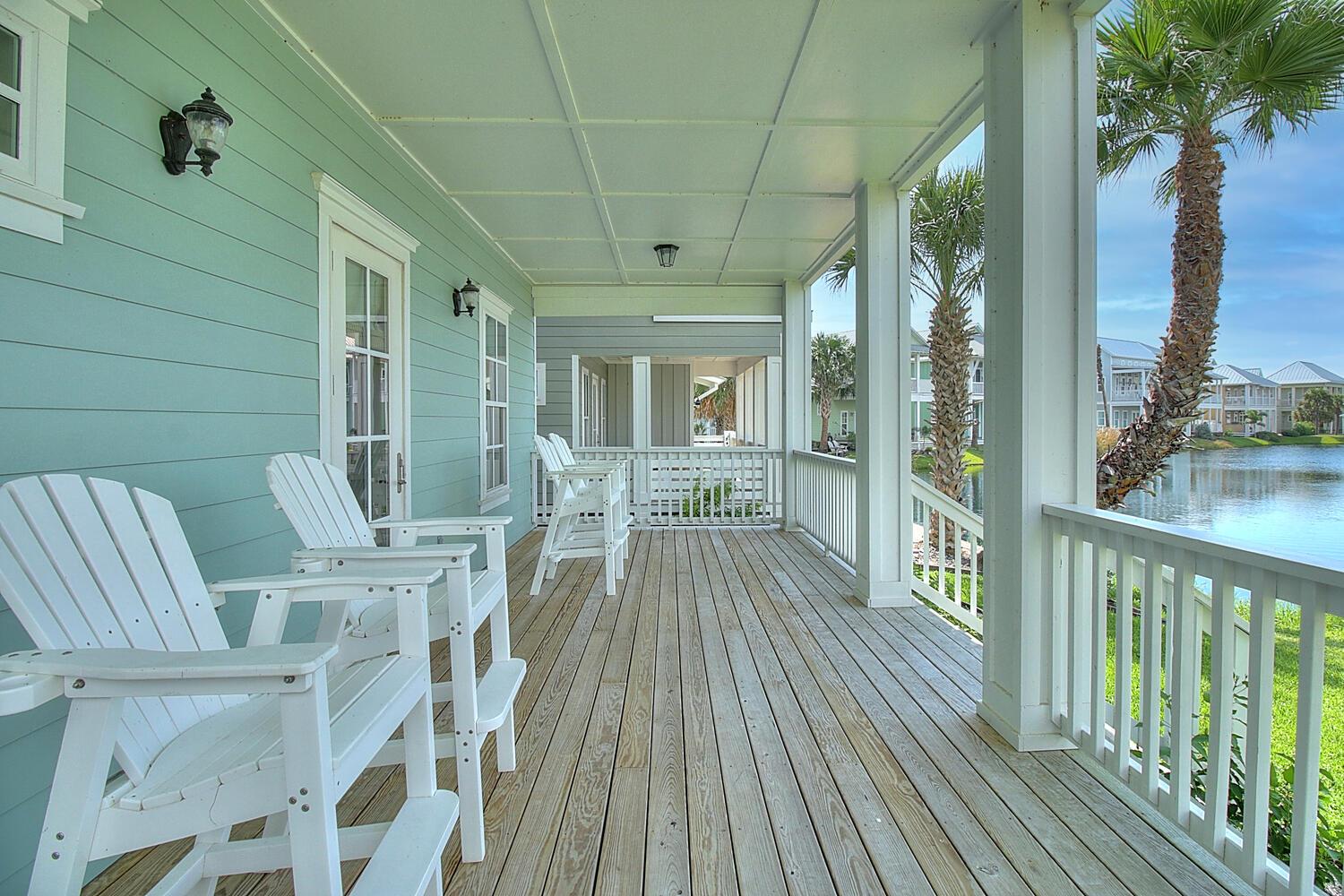 Lakeside Porch, 1st Floor Primary Suite