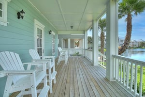 Lakeside Porch, 1st Floor Primary Suite