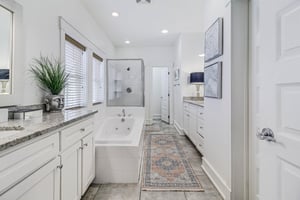 Primary King Ensuite, 1st Floor