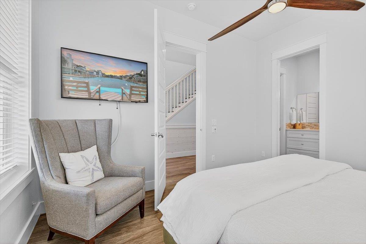 King Bedroom Suite, 1st Floor