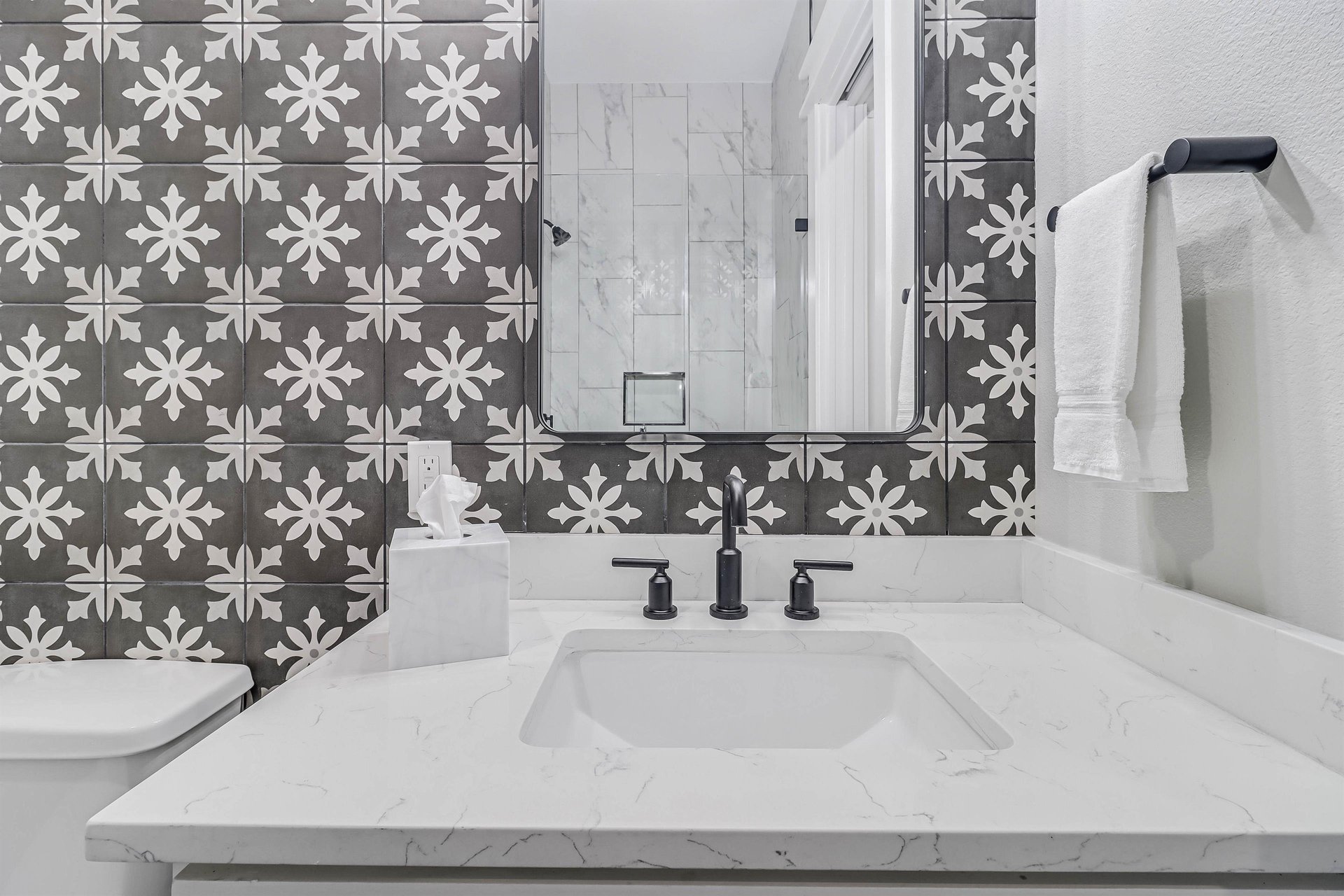 Bunk Bathroom, 1st Floor