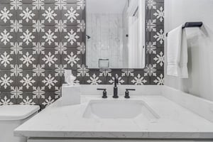 Bunk Bathroom, 1st Floor