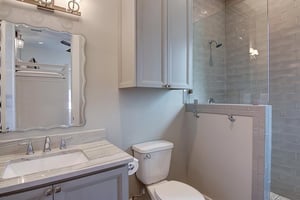 Bunk Bathroom, 1st Floor