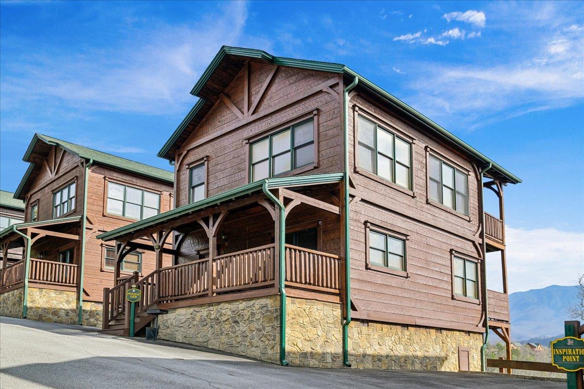 02Front Elevation
