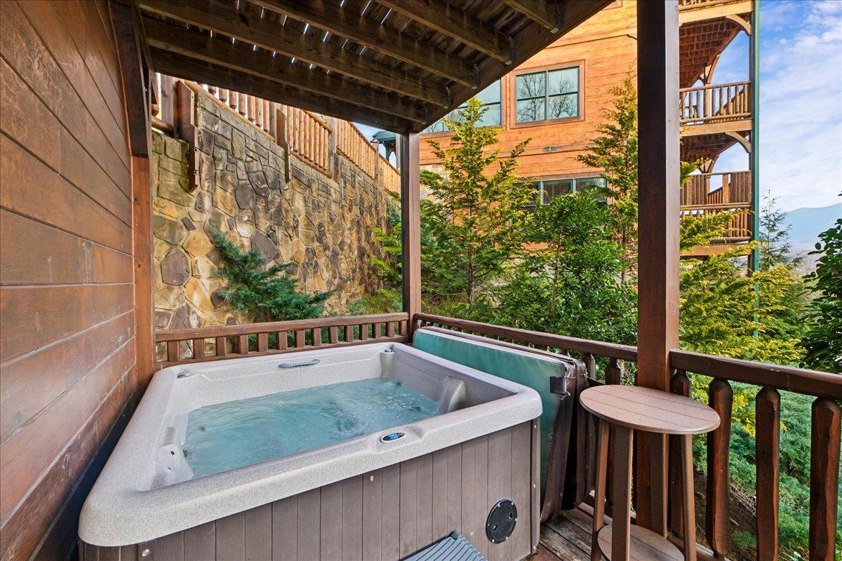 32Hot Tub