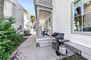 1st Floor, Front Porch